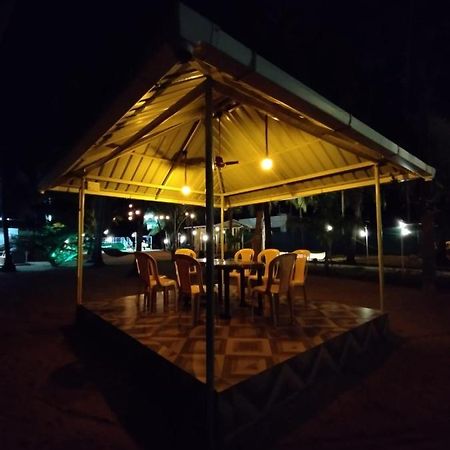 Hangout Kalyānpur 외부 사진