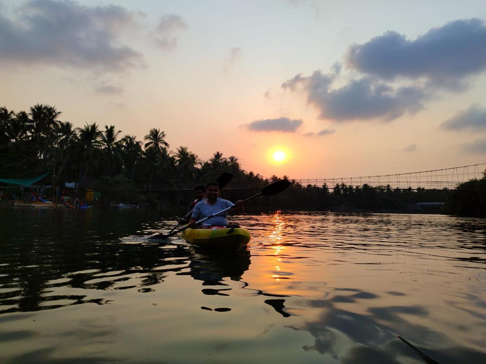 Hangout Kalyānpur 외부 사진
